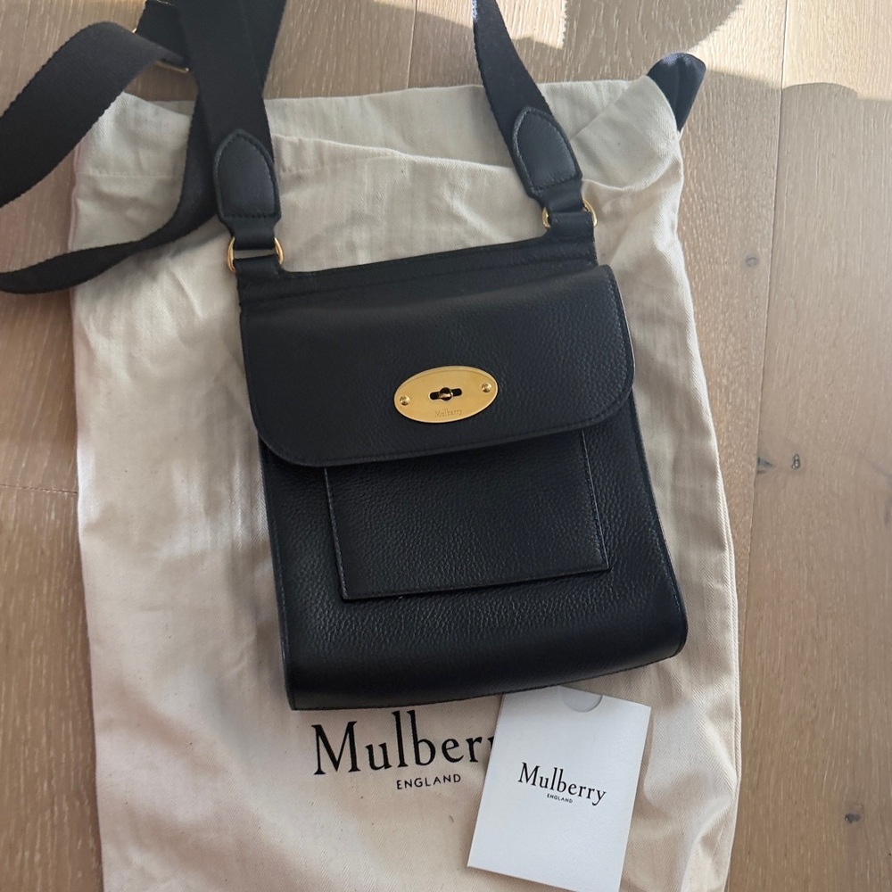 Mulberry Black Pebbled Leather Crossbody with Gold Turnlock